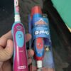 Bàn chải điện cho bé Oral B Kids – 2 Pin có tốt không đánh giá review