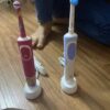 Bàn chải điện trẻ em Oral B Kids – Sạc điện có tốt không đánh giá review